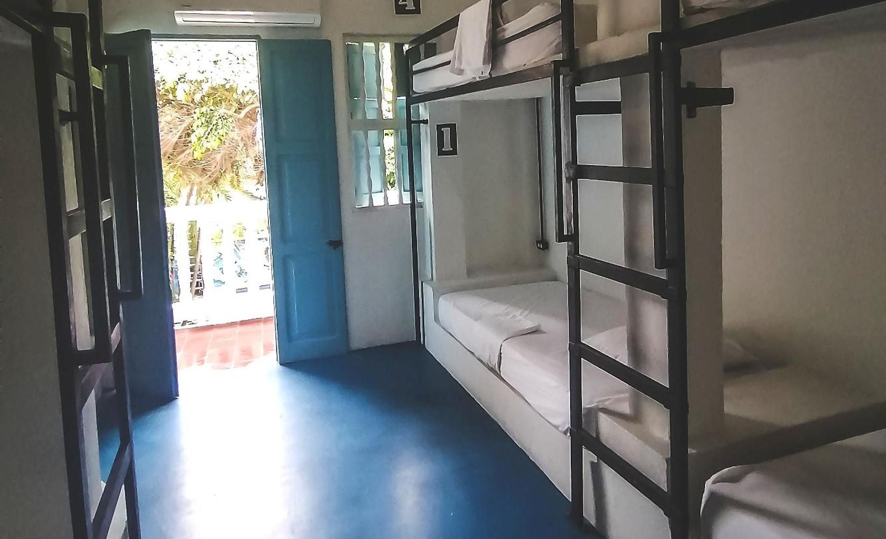 Media Luna Hostal