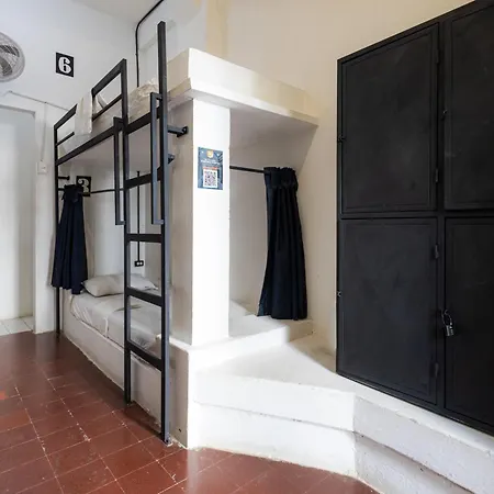 Hostal Media Luna *